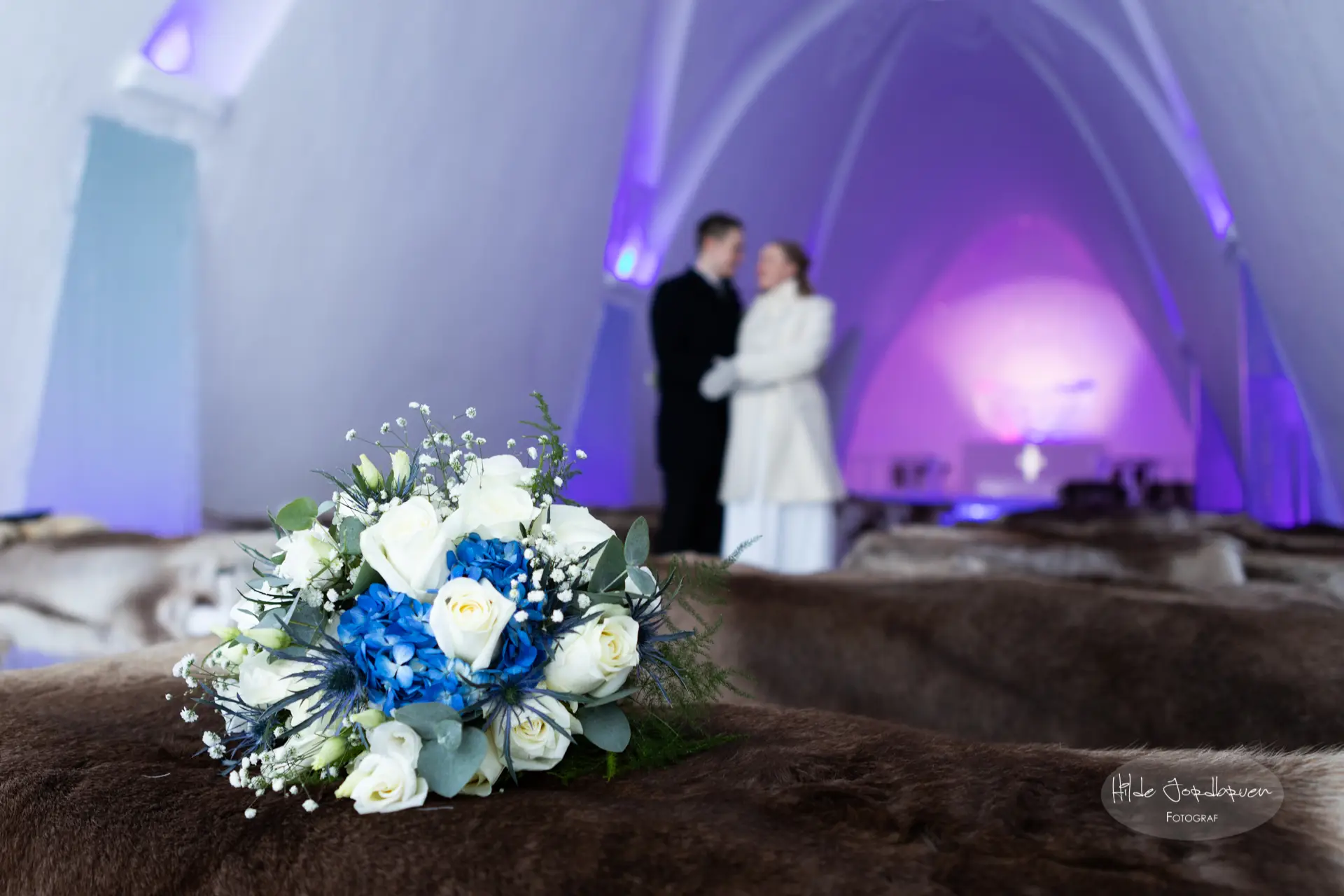 Eventyrbryllup i Iskatedralen