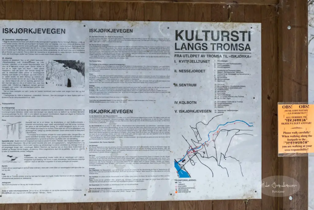 Infoltavlen har tekst på norsk, engelst og tysk.