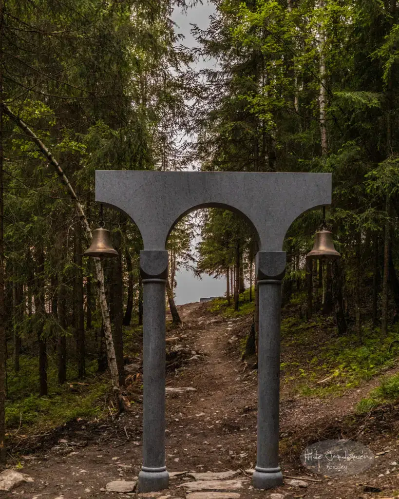 Installasjoner av Ånond Versto