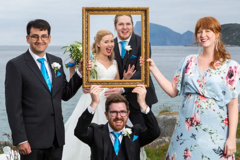 Forloverne var en glad gjeng som selvfølgelig måtte være med på fotografering og på bilde