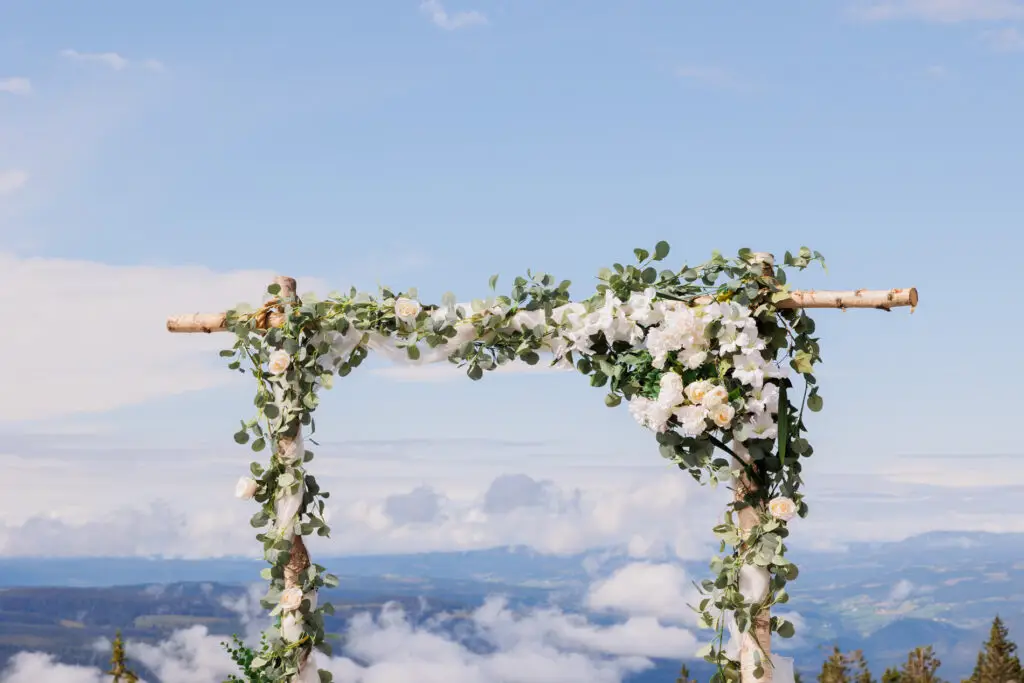 Blomsterportal på terassen på Vidsyn, Hafjell